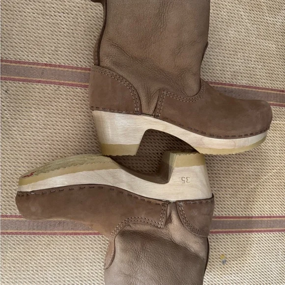 New ⭐️⭐️Sven Brown Leather Clogs 35 kids girls woman shearling boots 5 new wood - Picture 2 of 5